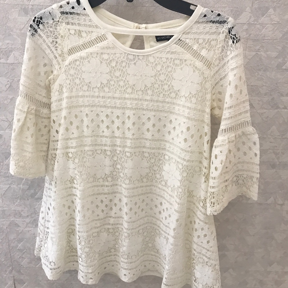 Lace bell sleeve fashion top